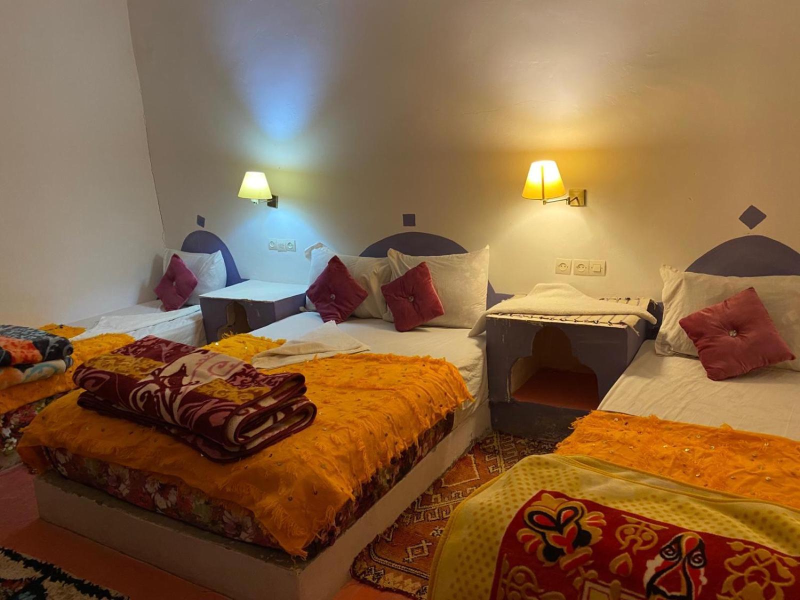 Hotel Familiale Les Grotte Ait Ben Haddou Bagian luar foto