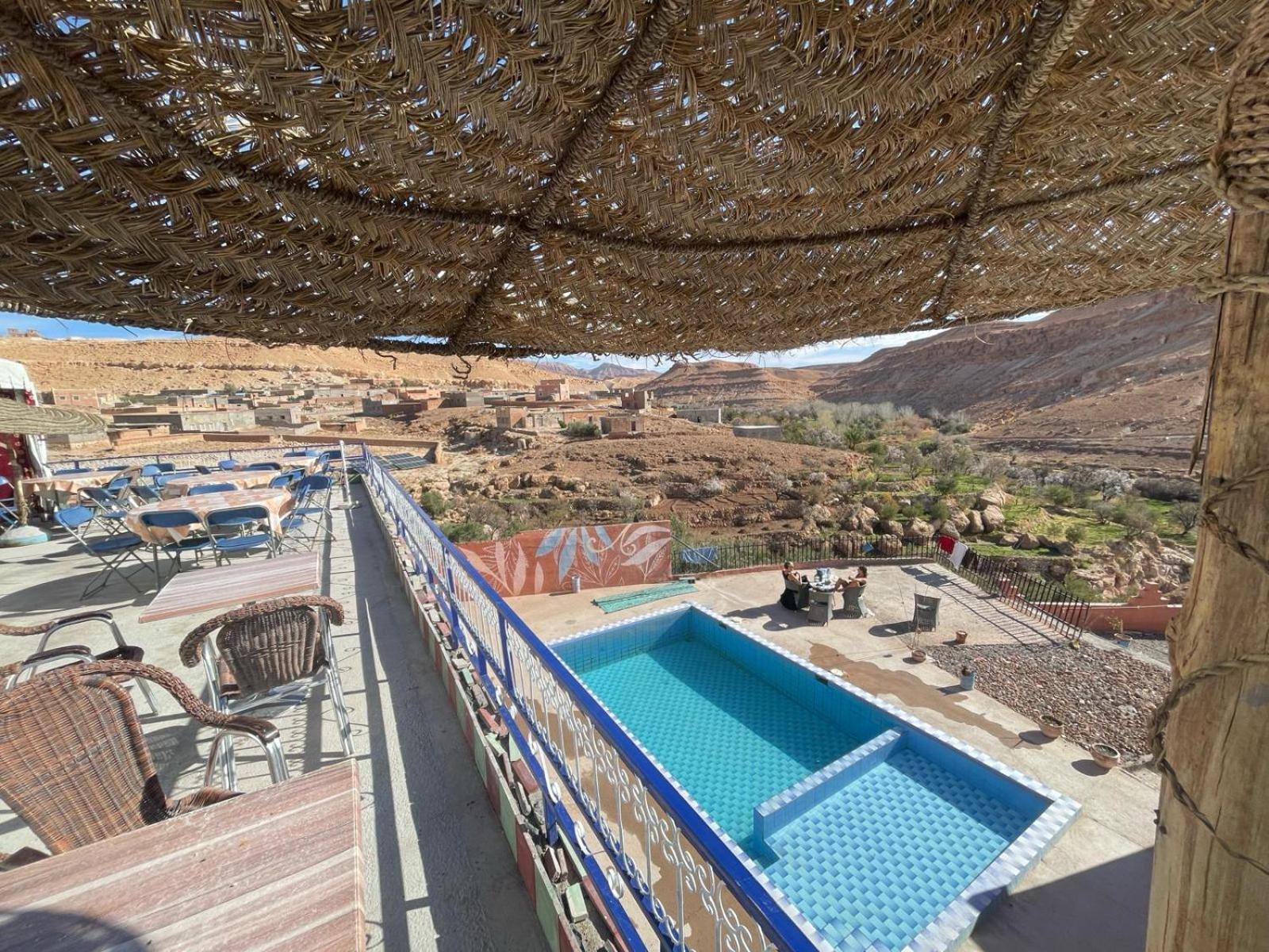 Hotel Familiale Les Grotte Ait Ben Haddou Bagian luar foto