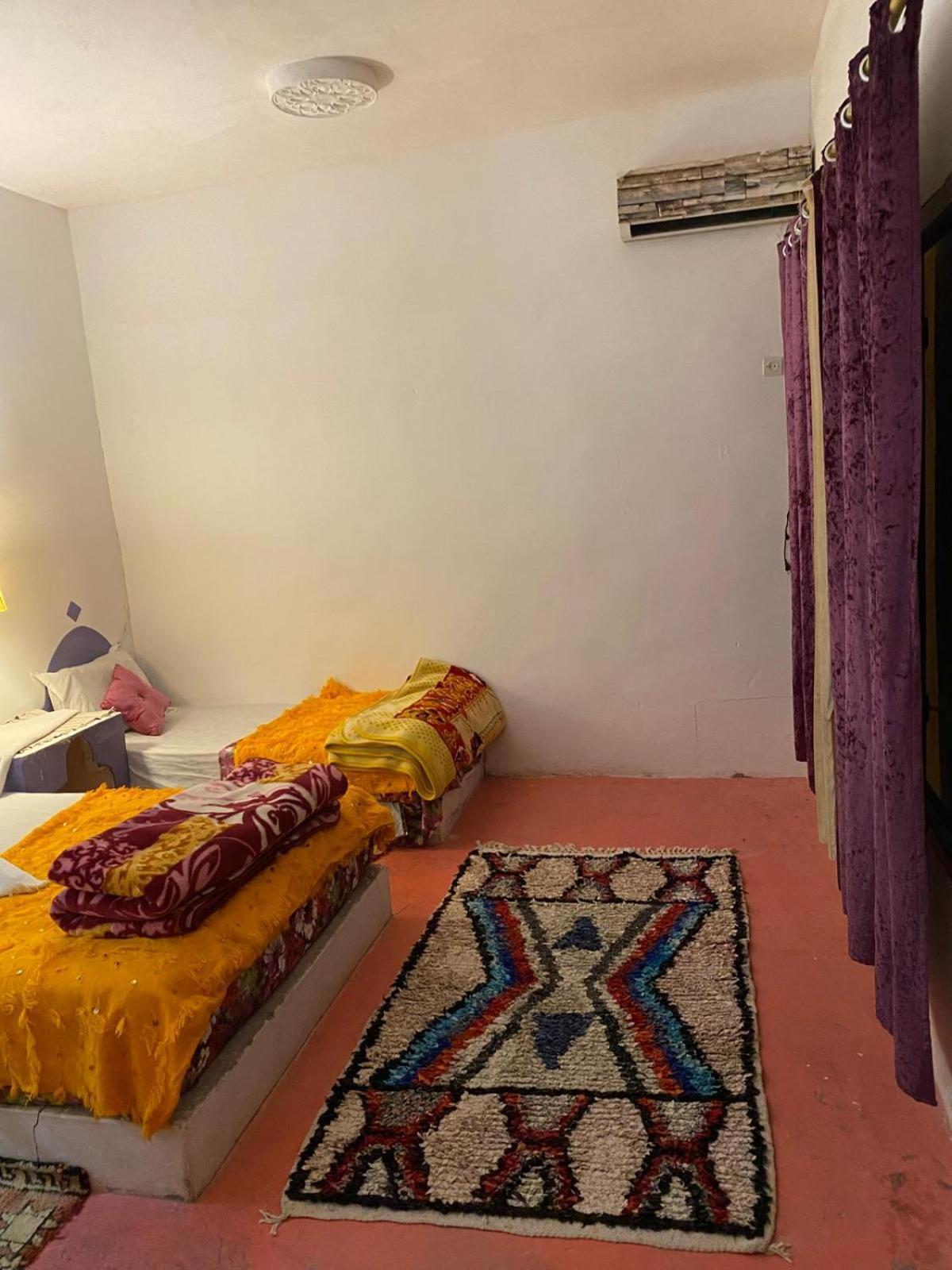 Hotel Familiale Les Grotte Ait Ben Haddou Bagian luar foto