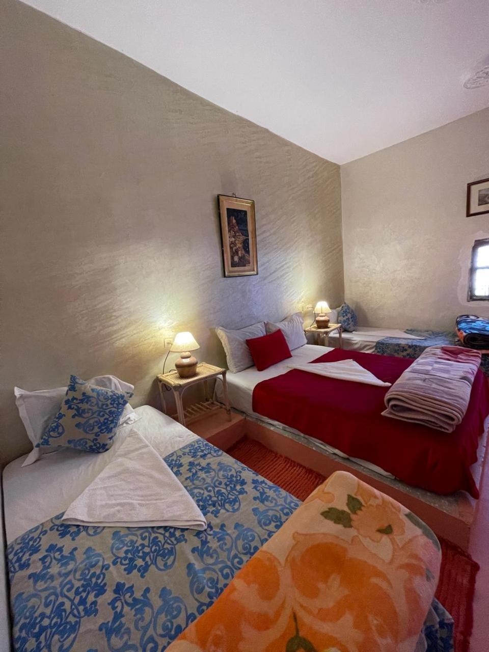 Hotel Familiale Les Grotte Ait Ben Haddou Bagian luar foto