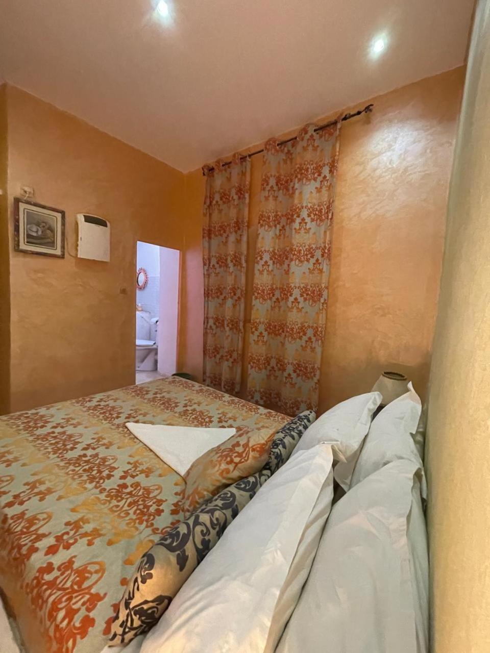 Hotel Familiale Les Grotte Ait Ben Haddou Bagian luar foto