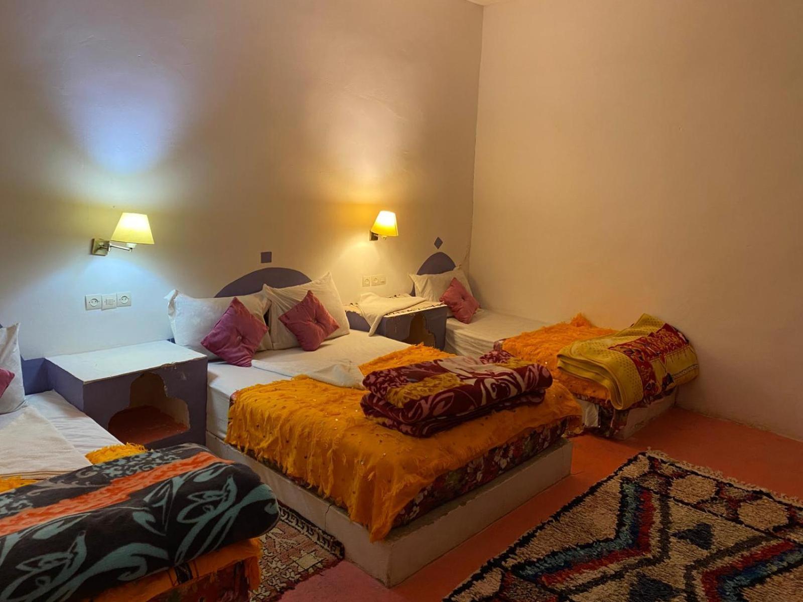 Hotel Familiale Les Grotte Ait Ben Haddou Bagian luar foto