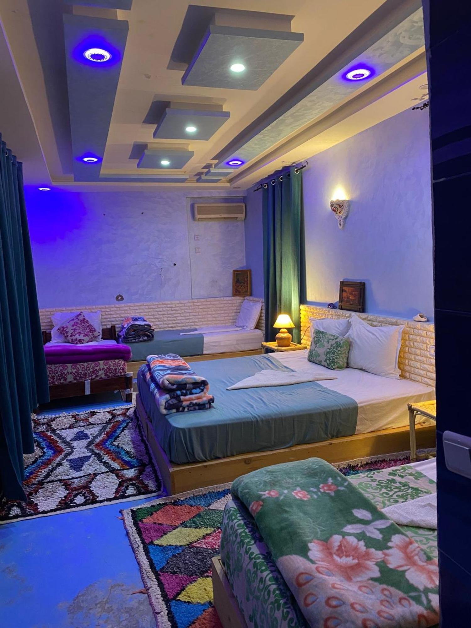 Hotel Familiale Les Grotte Ait Ben Haddou Bagian luar foto