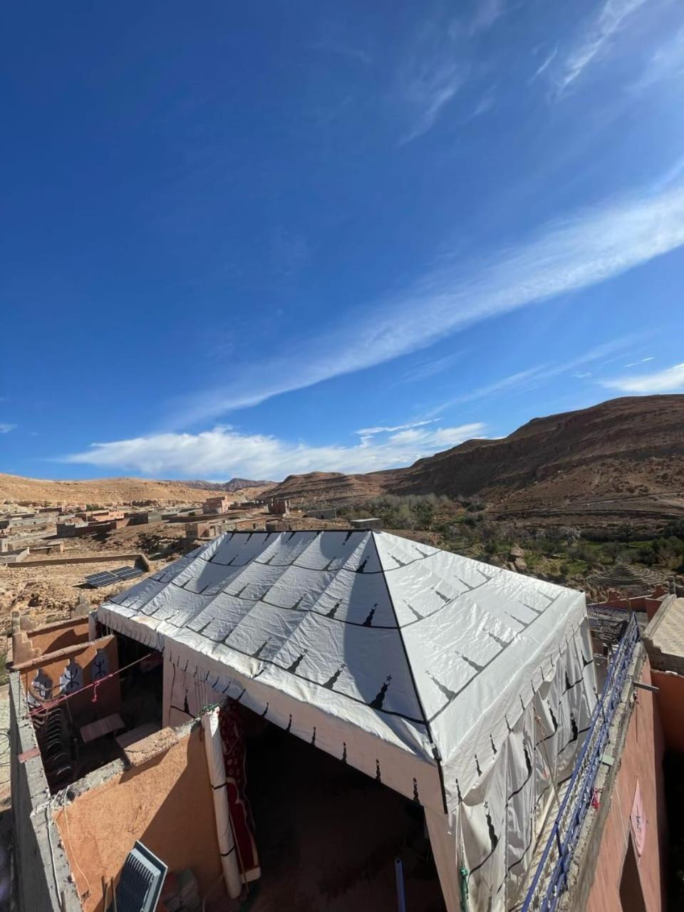 Hotel Familiale Les Grotte Ait Ben Haddou Bagian luar foto