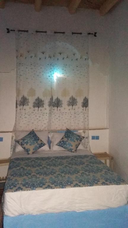 Hotel Familiale Les Grotte Ait Ben Haddou Bagian luar foto