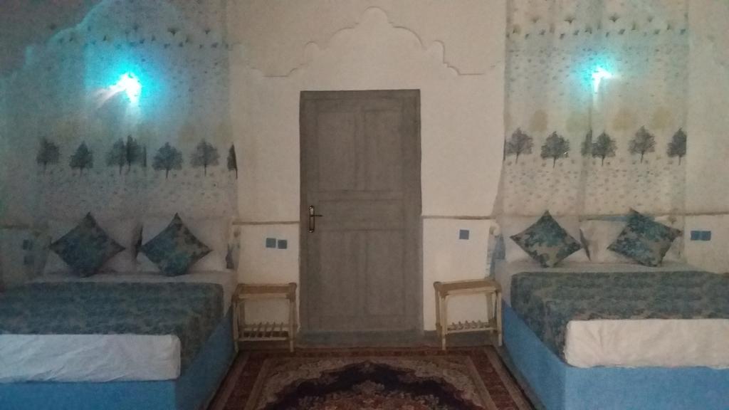 Hotel Familiale Les Grotte Ait Ben Haddou Bagian luar foto